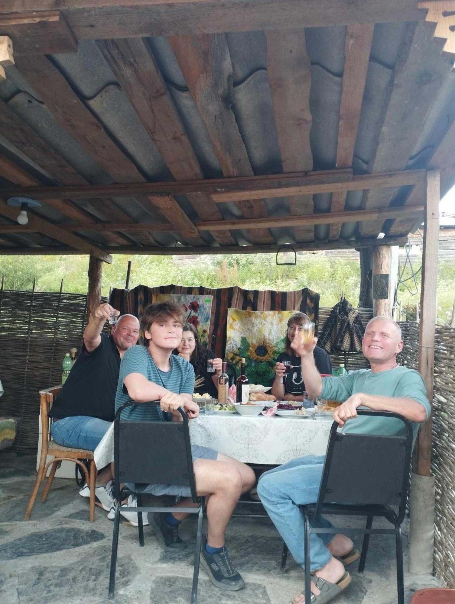 Guesthouse Elisabeth Omalo エクステリア 写真